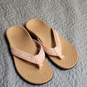 Vionic Cassandra Size 7 Flip Flop Sandals